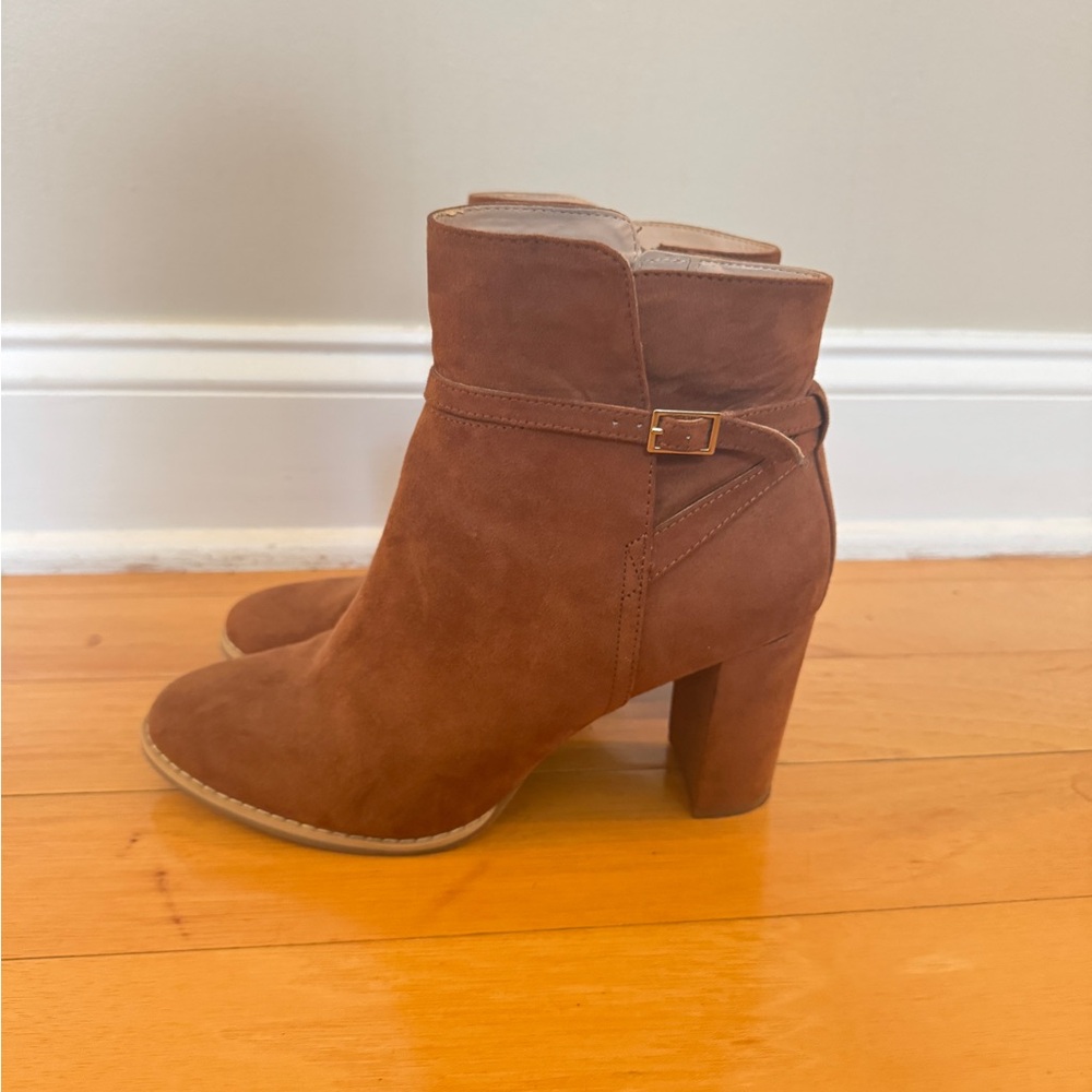Banana Republic Women's Brown Suede Heeled Boots